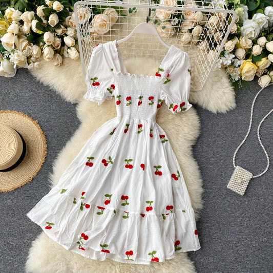 Small Sweet Girl Wears a Western Style Square Neck Elastic Slim Embroidery Dress Summer